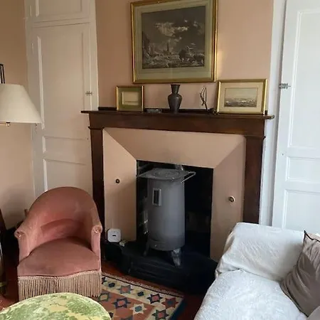 Maison Individuelle Dans Un Parc