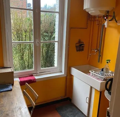 Maison Individuelle Dans Un Parc *