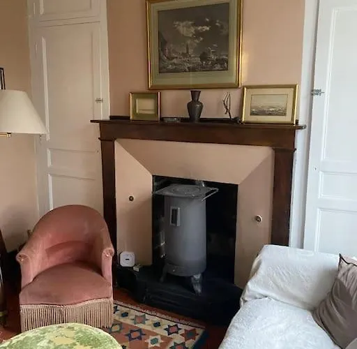 Maison Individuelle Dans Un Parc